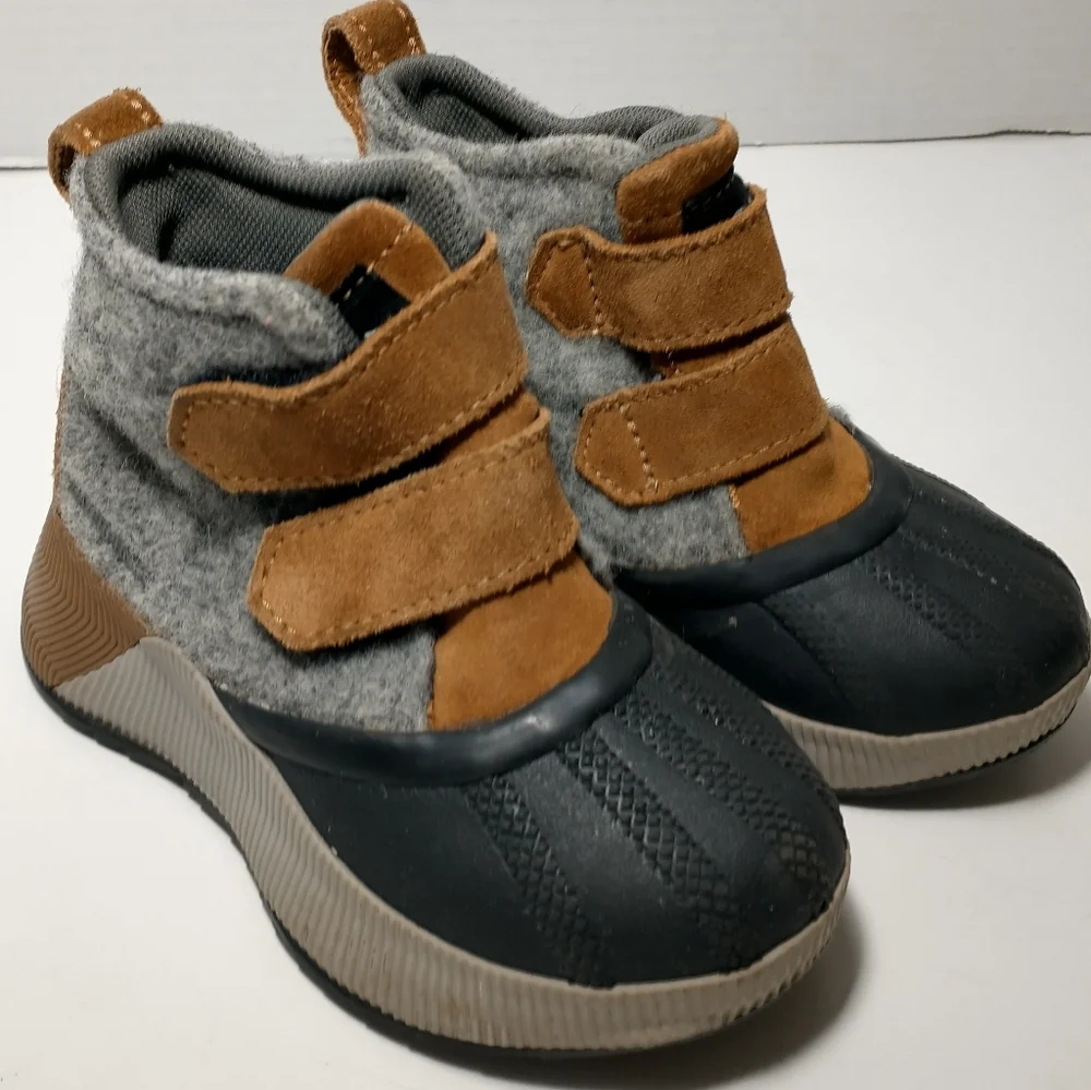 Sorel Out N About Waterproof Boots, Hook And‎ Loop Closure, Brown, Size 9